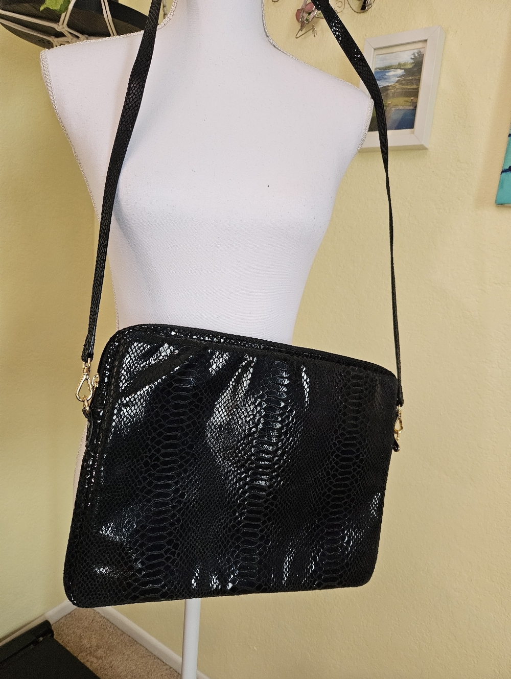 NWOT Michael Kors Black Faux-Snake Laptop case. - Picture 2 of 9